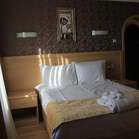 Royal Carine Hotel 4*