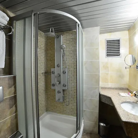 Hotel Royal Carine 4*
